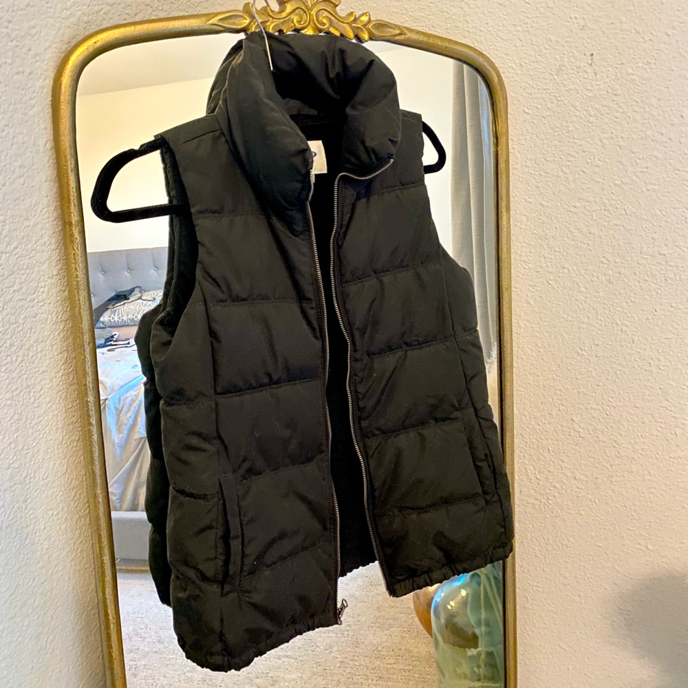 Old Navy Black Fleece Lined Puffer Vest- Size Small